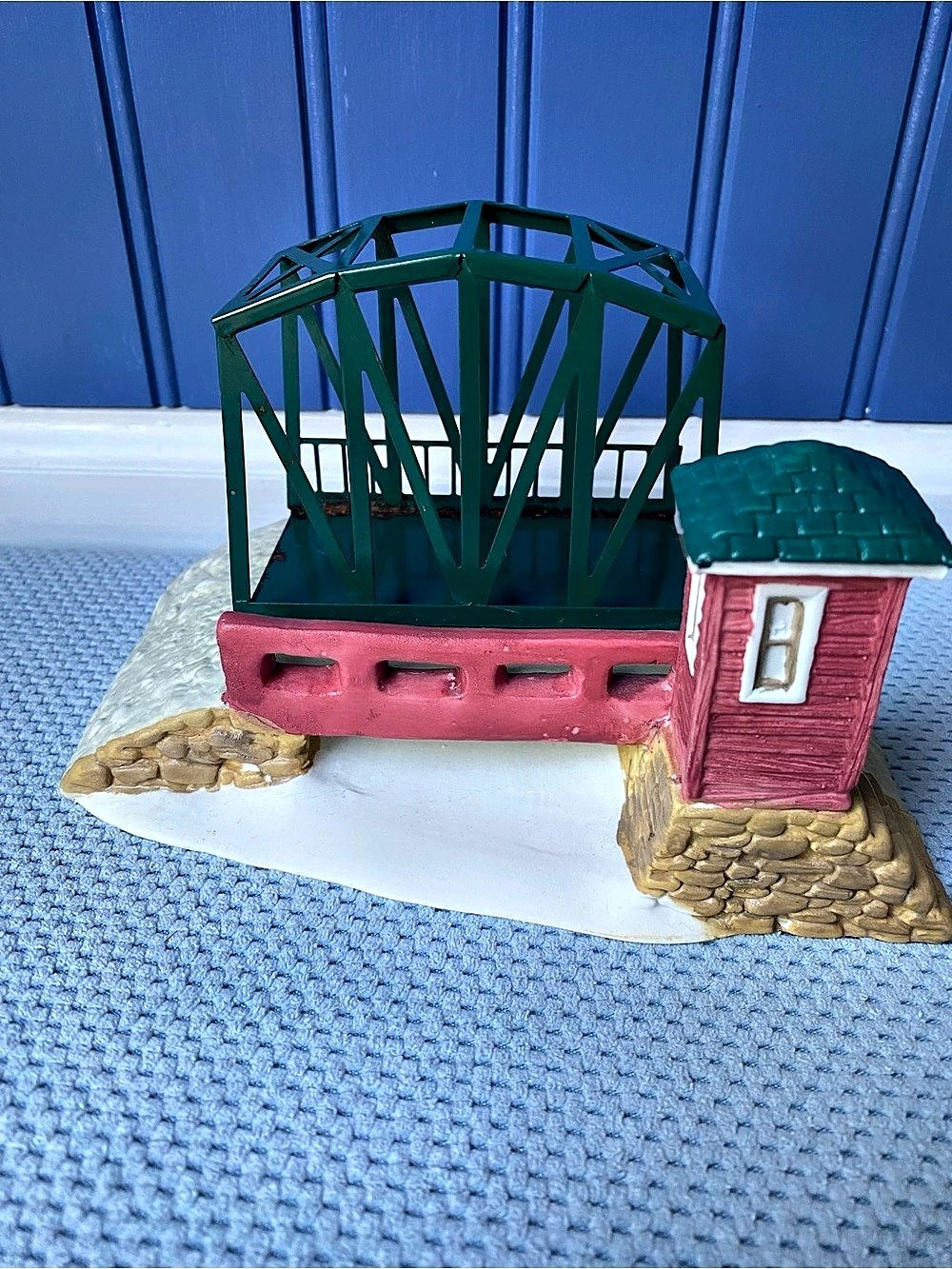 It’s a wonderful life, village collection the covered bridge vintage 1995